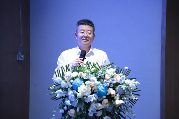 楊.jpg